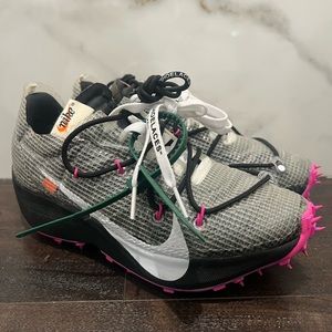 Off White Womans Vapor Street Laser fuchsia size 6.5 (W)